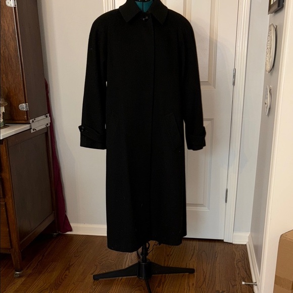 Vintage Jones New York Black Winter Wool Coat with Classic Silhouette - Picture 1 of 7